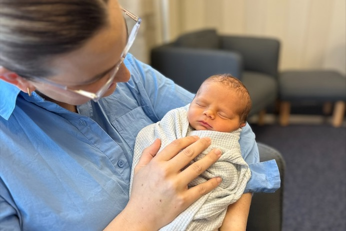 Australia: Ca sinh con từ tử cung được cấy ghép đầu tiên đã thành công (21/12/2023)
